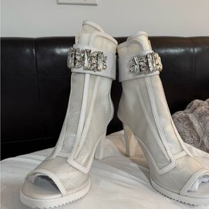 Karl Lagerfeld White Heeled Boots with Silver Accents